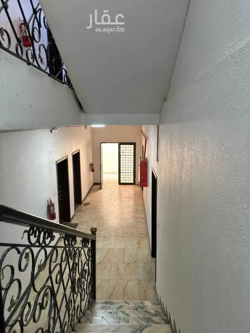 900 sqm building in King Faisal 2