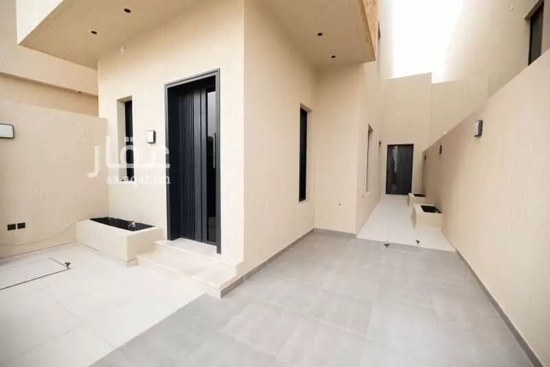 3 bedroom floor in Al Janadriyah 2