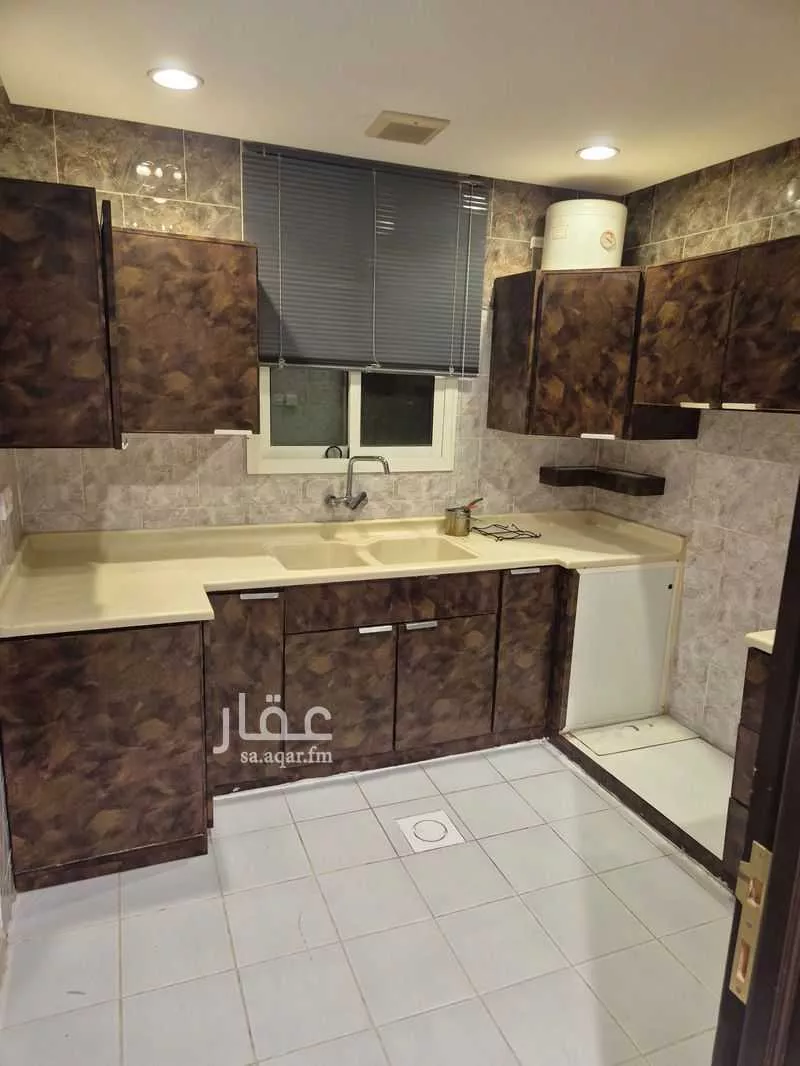 دور 3 غرف في عرقة 5