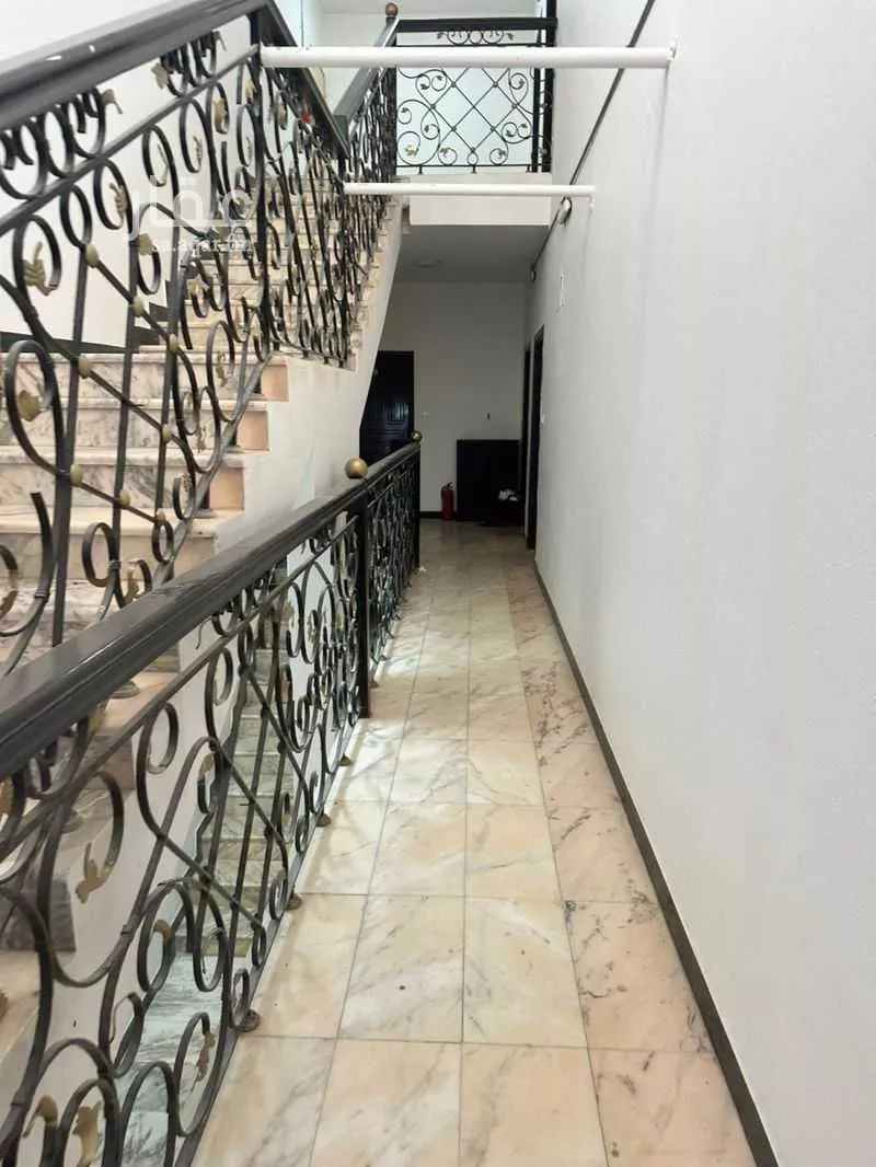 عمارة 900 م² في الملك فيصل 5