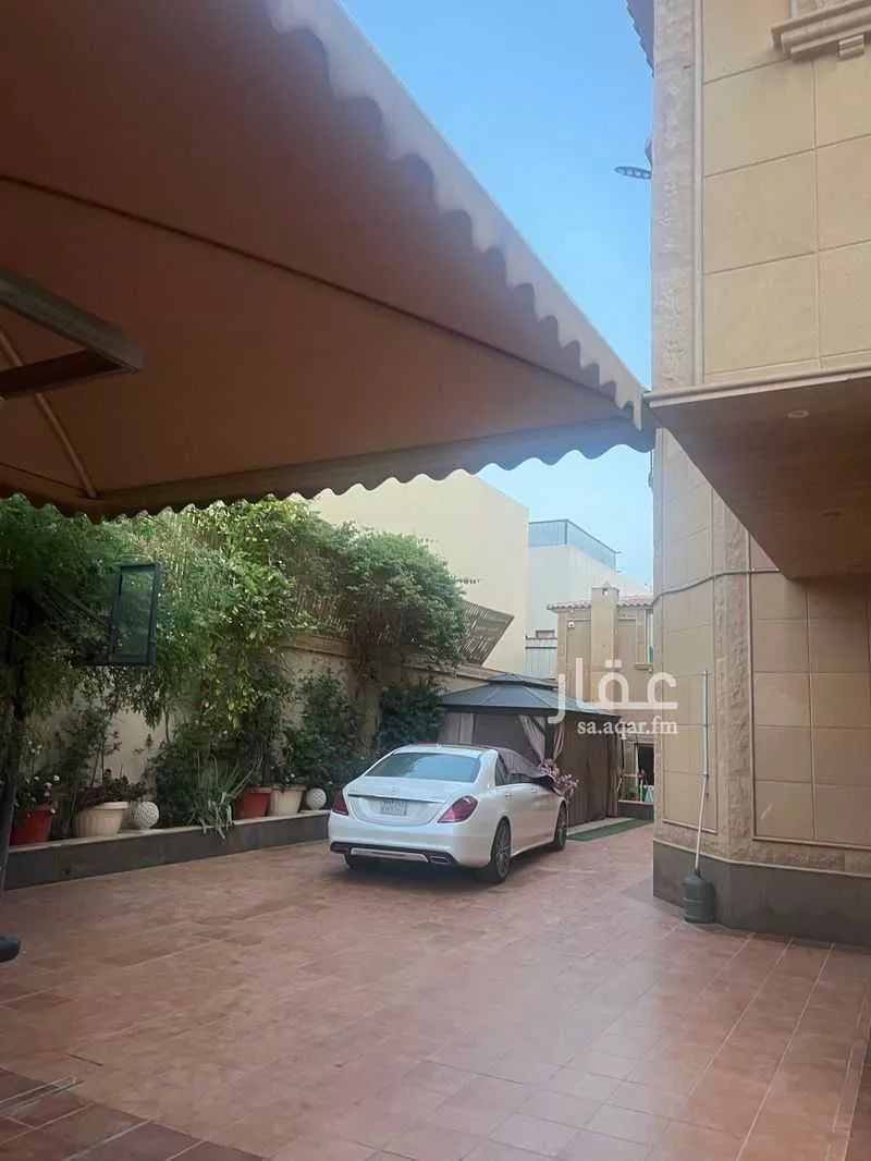 6 bedroom villa in Al Fayha 1