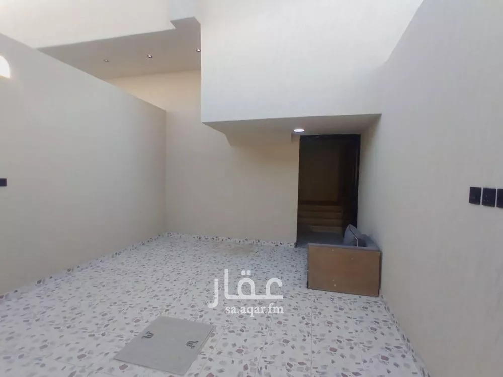 شقة 2 غرف في احد 5