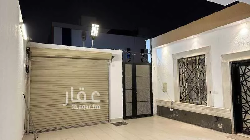 فيلا 7 غرف في العزيزية 4