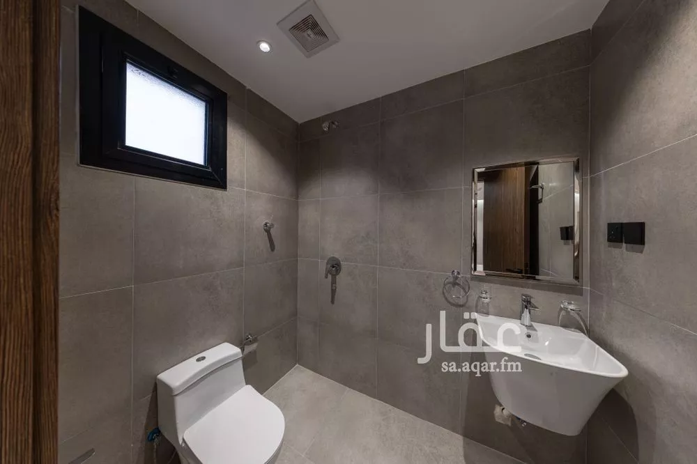 شقة 2 غرف في الملقا 5