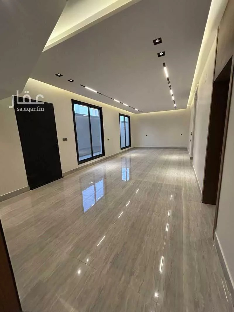 8 bedroom apartment in Al Rimal 9