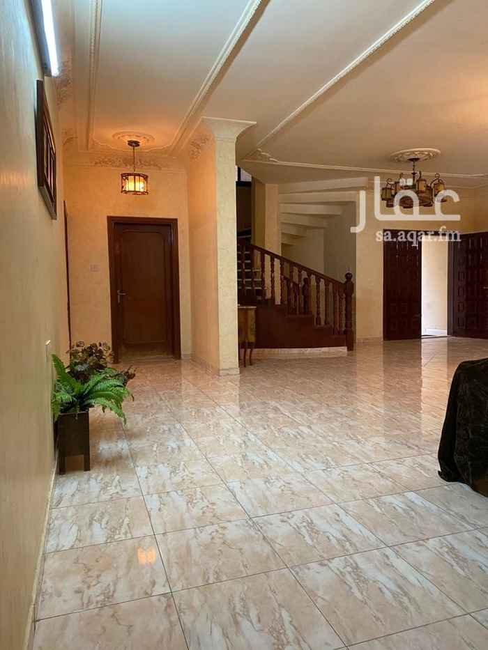 فيلا للبيع في شارع محمد بن عبدالله بن عبداللطيف ، حي المرسلات ، الرياض