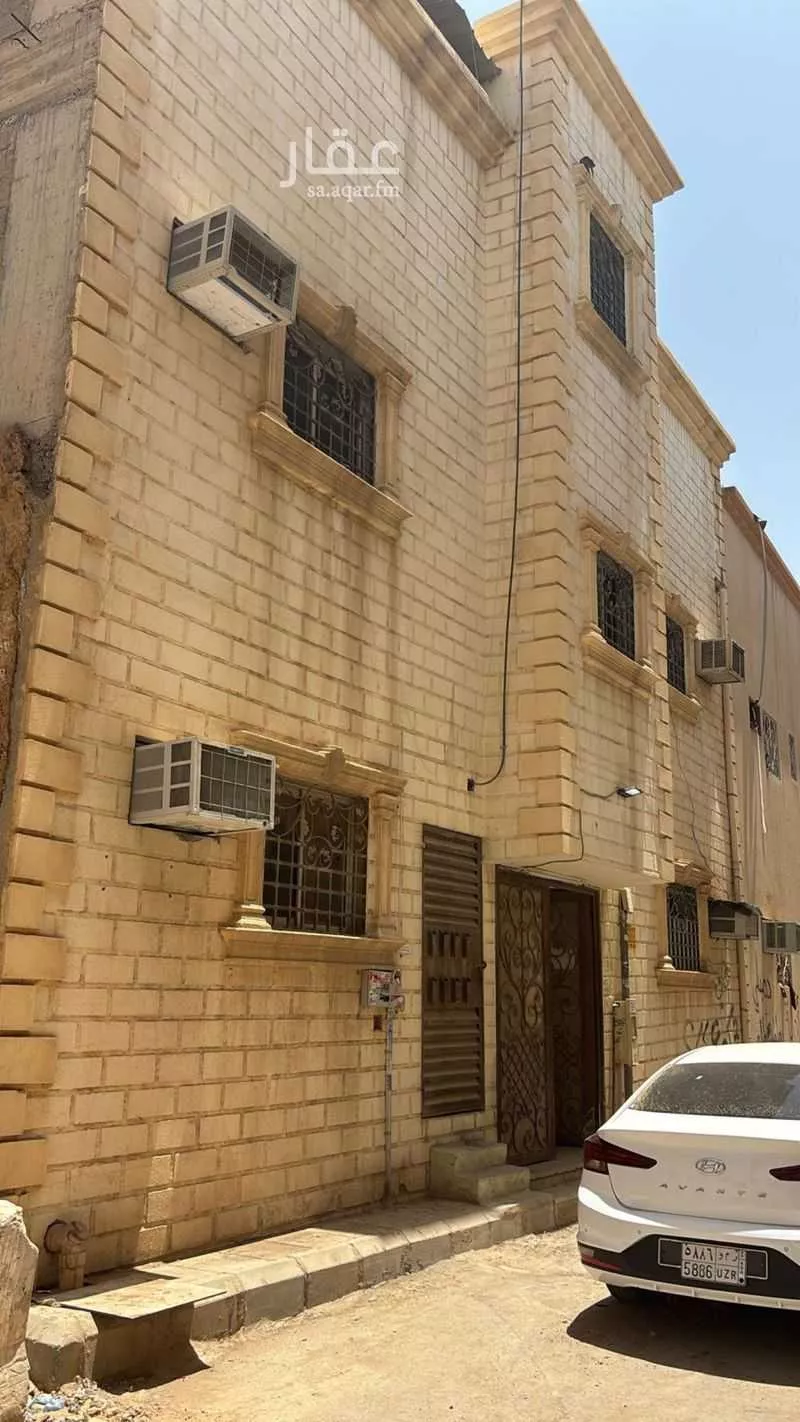 عمارة للبيع في شارع الهداج, حي سلطانة, مدينة الرياض, منطقة الرياض 1 صورة
