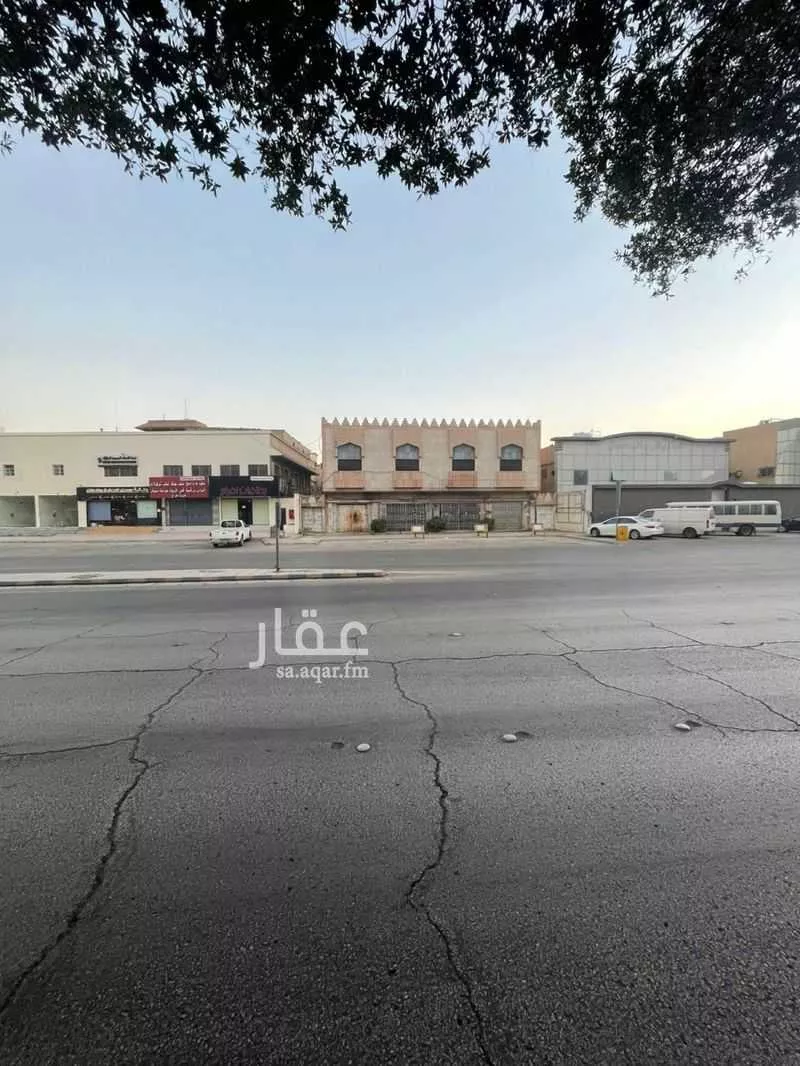 عمارة للإيجار في شارع عمر بن الخطاب الفرعي, حي الملز, مدينة الرياض, منطقة الرياض 1 صورة