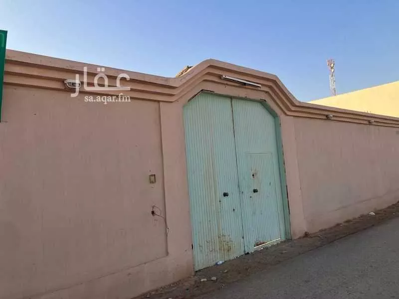 فيلا للبيع في شارع العزيزيه 551, حي العزيزيه, مدينة الخرج - العزيزيه, منطقة الرياض 1 صورة