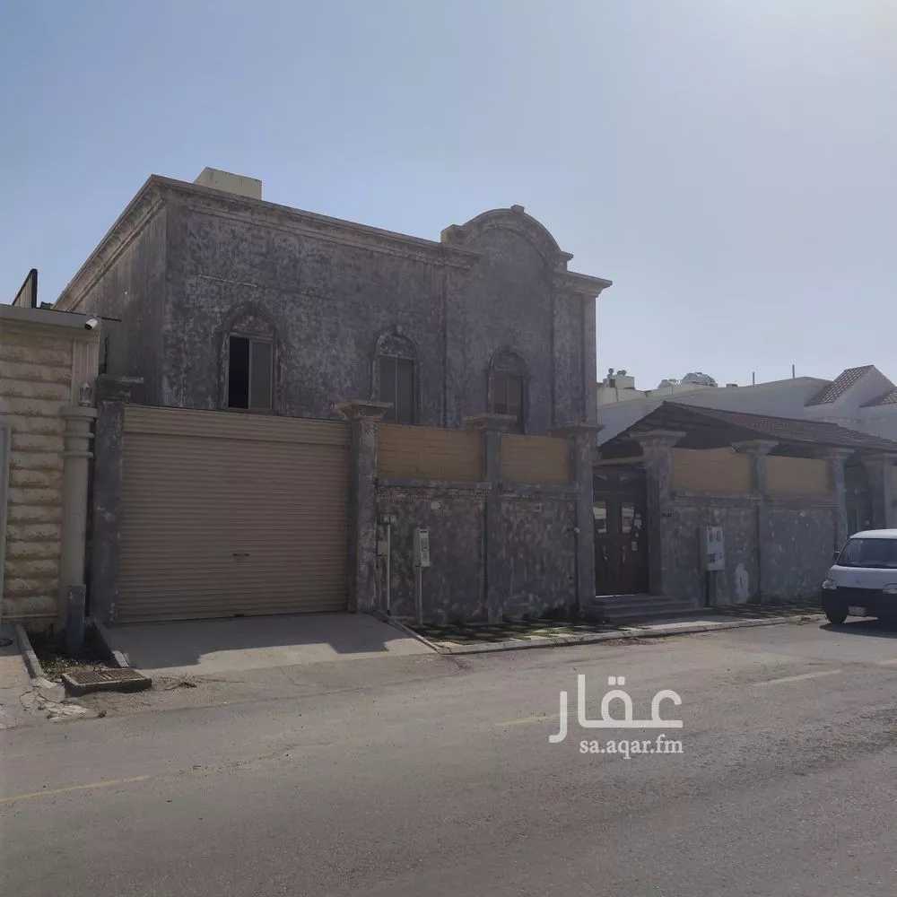 فيلا للبيع في شارع شمس الدين الشافعي, حي الشاطئ الغربي, مدينة الدمام, المنطقة الشرقية 1 صورة