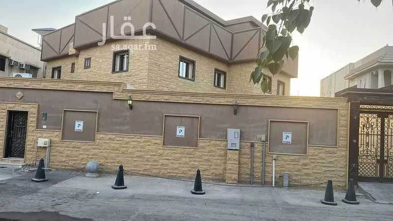 فيلا للبيع في شارع عبدالملك بن رزين, حي الورود, مدينة الرياض, منطقة الرياض 1 صورة