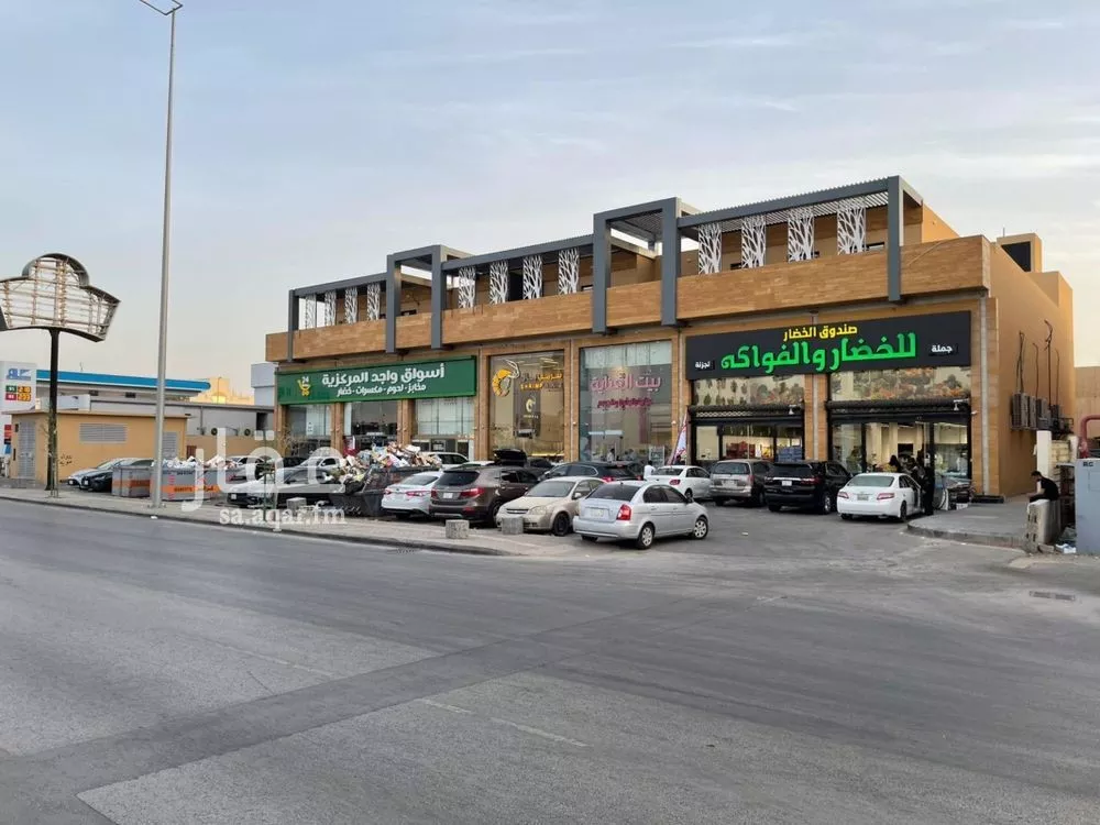 مكتب تجاري للإيجار في شارع خالد بن الوليد, حي الروضة, مدينة الرياض, منطقة الرياض 1 صورة