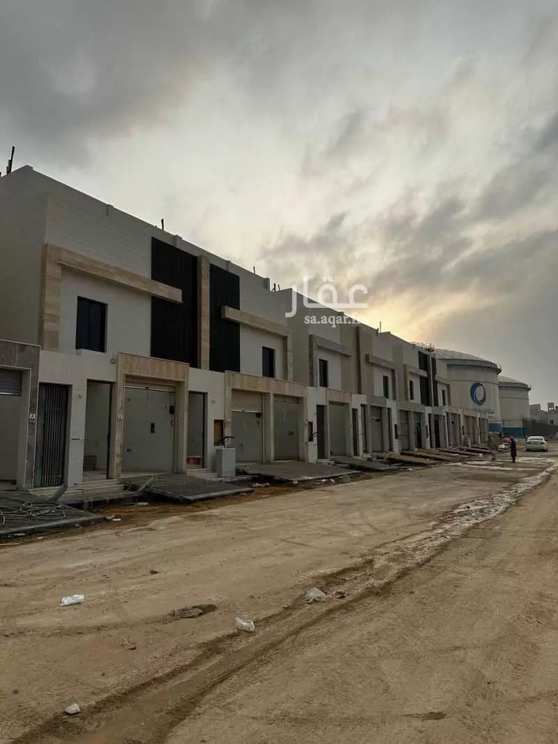 فيلا للبيع في شارع احمد الاصبهاني, حي طويق, مدينة الرياض, منطقة الرياض 1 صورة
