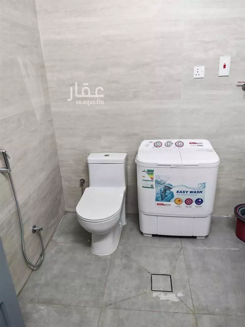 عمارة للإيجار في شارع أبو بكر بن عبدالرحمن, حي العريض, مدينة المدينة المنورة, منطقة المدينة المنورة 1 صورة