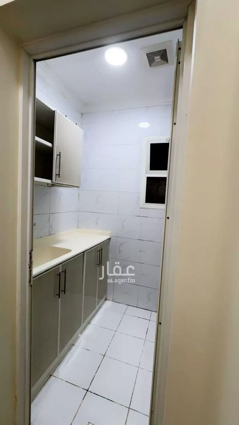 عمارة للإيجار في شارع الحسين الواسطي, حي الشراع, مدينة الخبر, المنطقة الشرقية 1 صورة
