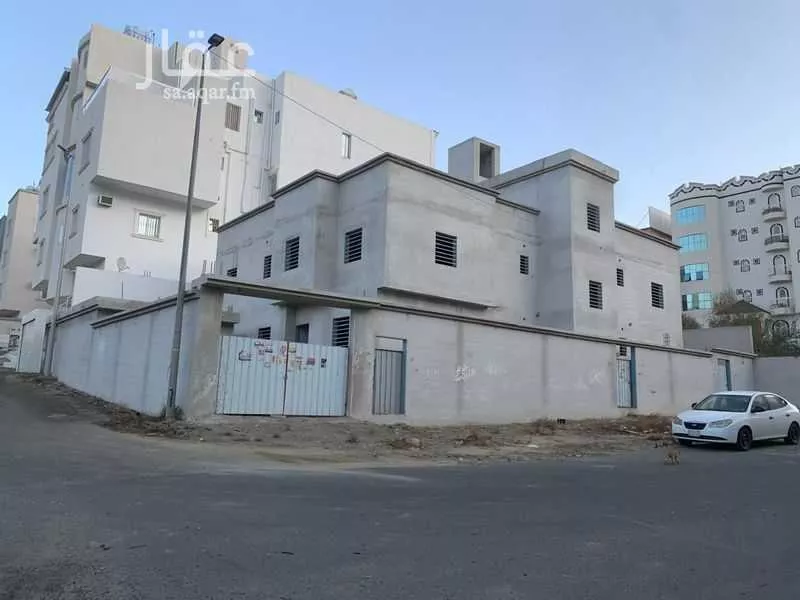 عمارة للبيع في شارع العام, حي السلام, مدينة ابها, منطقة عسير 1 صورة