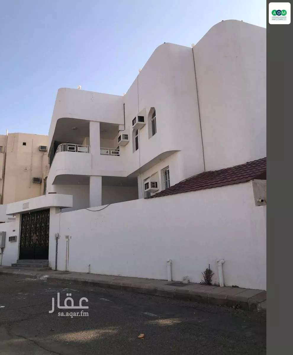 فيلا للبيع في شارع كناز ابن حصين, حي الروابي, مدينة المدينه المنوره, منطقة المدينة المنورة 1 صورة