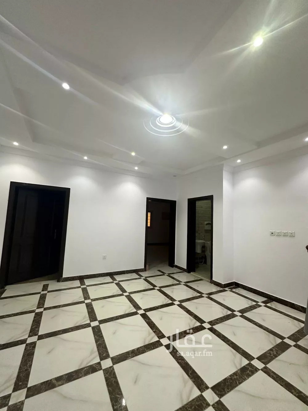 عمارة للإيجار في شارع عين الزان, حي الفروسية, مدينة جدة, منطقة مكة المكرمة 1 صورة