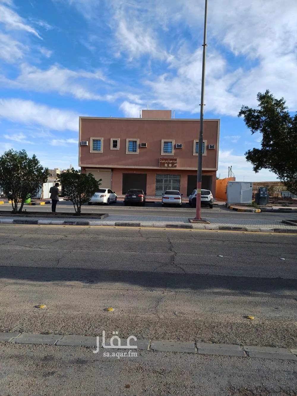 عمارة للبيع في شارع حريملاء, حي حي ج5, مدينة حريملاء, منطقة الرياض 1 صورة