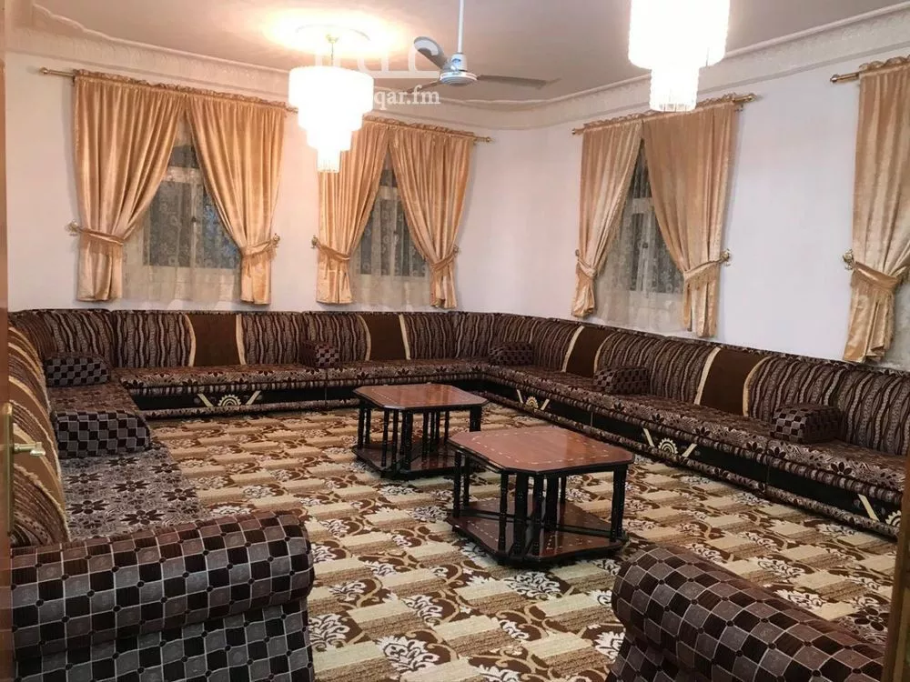 عمارة للبيع في شارع عبدالله بن حنظلة, حي البديع, مدينة ابها, منطقة عسير 1 صورة