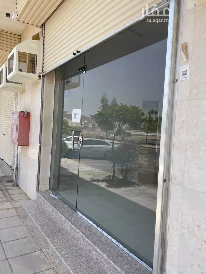 محل للإيجار في شارع شجاع بن وهب, حي الدفاع, مدينة المدينه المنوره, منطقة المدينة المنورة 1 صورة