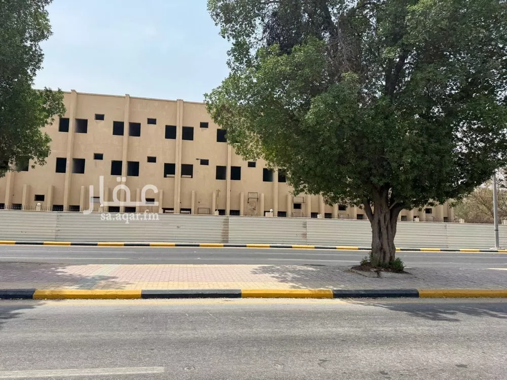 عمارة للإيجار في شارع رافع ابن النعمان ابن زيد ابن لبيدن, حي السيفة, مدينة الاحساء, المنطقة الشرقية 1 صورة