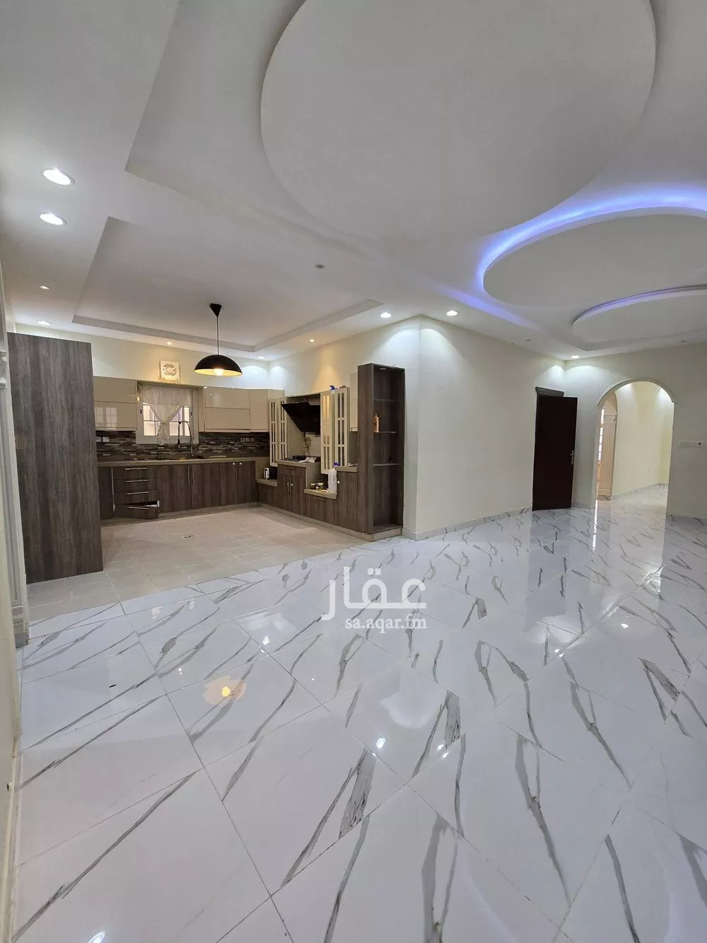 عمارة للبيع في شارع أبي الحسين النعماني, حي الزمرد, مدينة جدة, منطقة مكة المكرمة 1 صورة