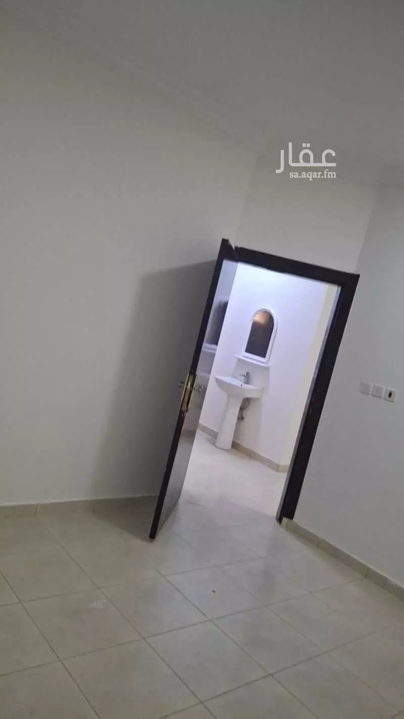 شقة للإيجار في شارع الامير عبدالله بن عبدالرحمن ، حي ظهرة العودة شرق ، الدرعية ، الدرعية 1 صورة