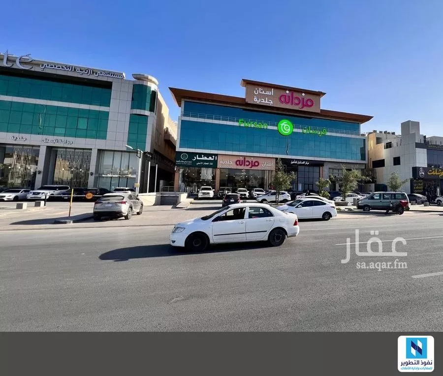 محل للإيجار في شارع انس بن مالك, حي الملقا, مدينة الرياض, منطقة الرياض 1 صورة