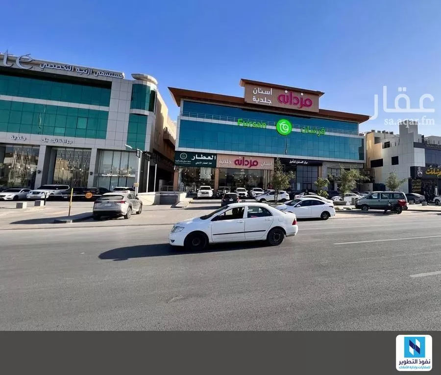محل للإيجار في شارع انس بن مالك, حي الملقا, مدينة الرياض, منطقة الرياض 1 صورة