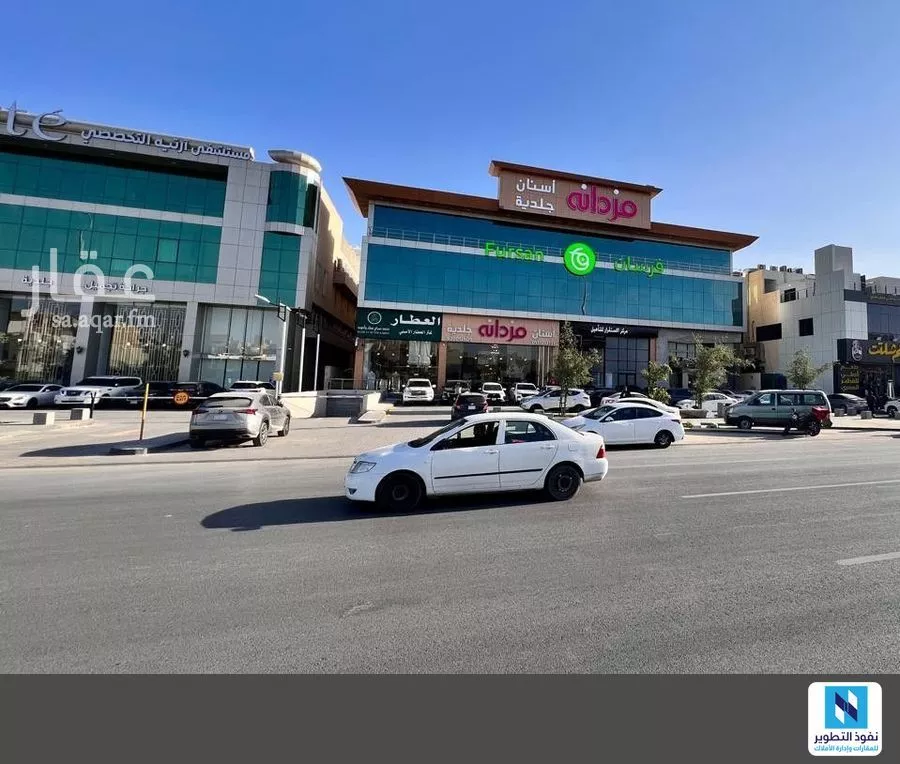 محل للإيجار في شارع انس بن مالك, حي الملقا, مدينة الرياض, منطقة الرياض 1 صورة