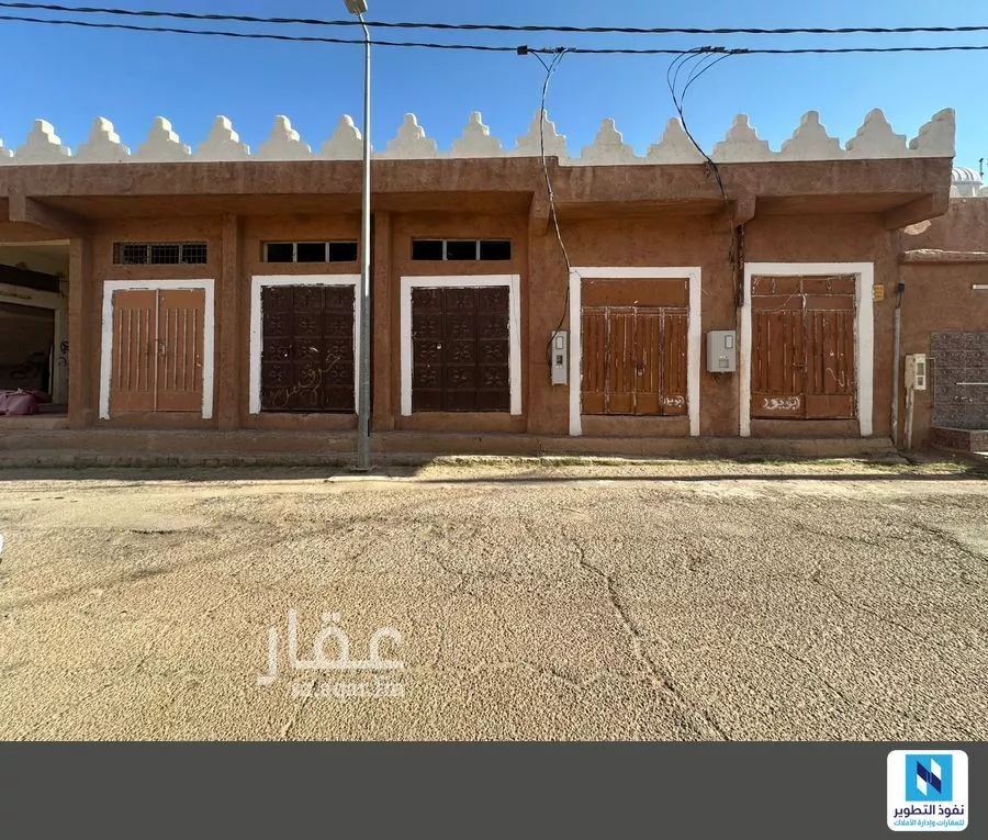 محل للبيع في حي الديرة, مدينة شقراء, منطقة الرياض 1 صورة