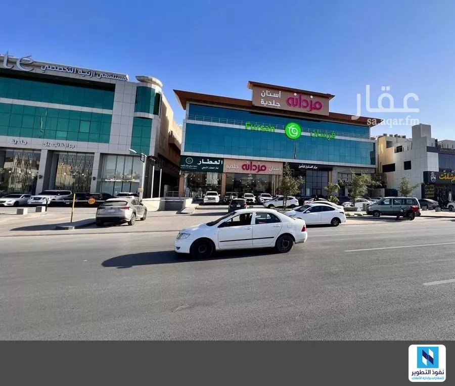مكتب تجاري للإيجار في شارع انس بن مالك, حي الملقا, مدينة الرياض, منطقة الرياض 1 صورة