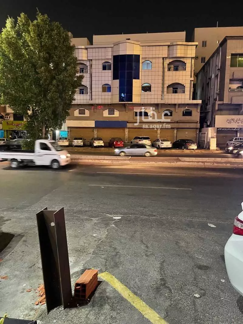 محل للإيجار في شارع حراء, حي النزهة, مدينة جدة, منطقة مكة المكرمة 1 صورة