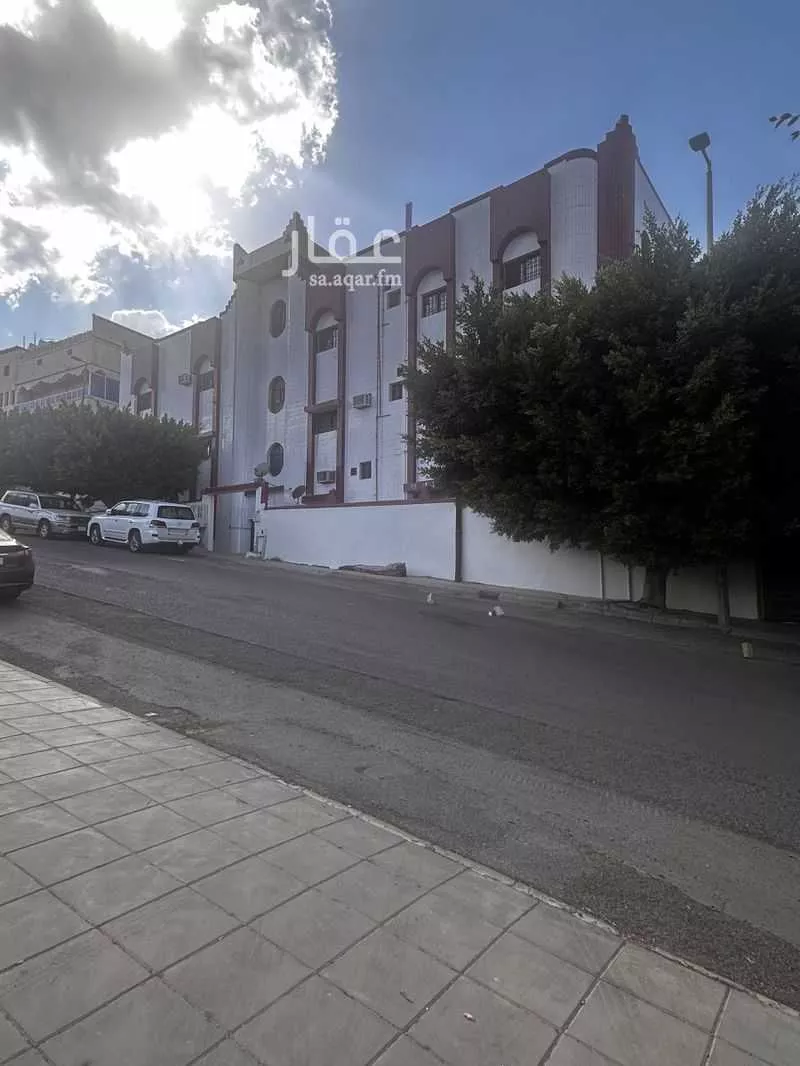 عمارة للبيع في شارع الأمير عبد الإله بن عبد العزيز ، حي الباهر ، الباحة ، منطقة الباحة 1 صورة