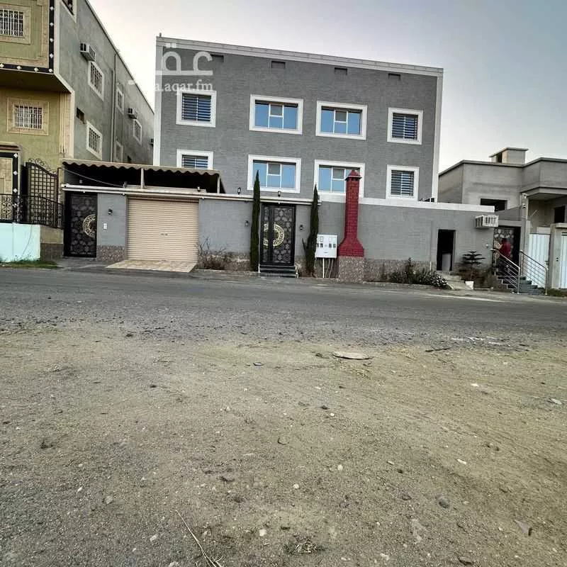 عمارة للبيع في حي المصيف, مدينة أبها, منطقة عسير 1 صورة