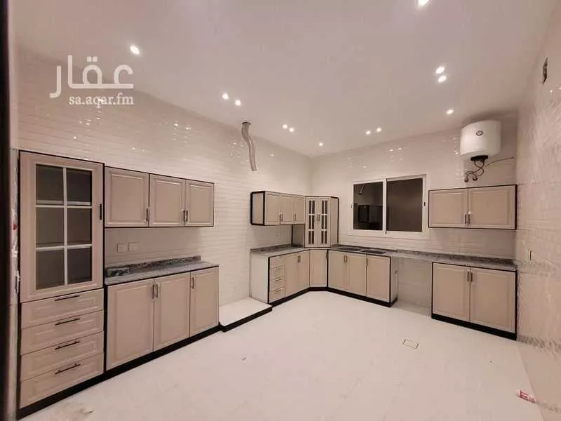 شقة للإيجار في شارع عقرباء 200 ، العيينة ، الدرعية 1 صورة