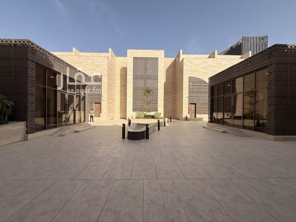 فيلا للإيجار في شارع الملك فهد , حي الرحمانية, مدينة الرياض, منطقة الرياض 1 صورة