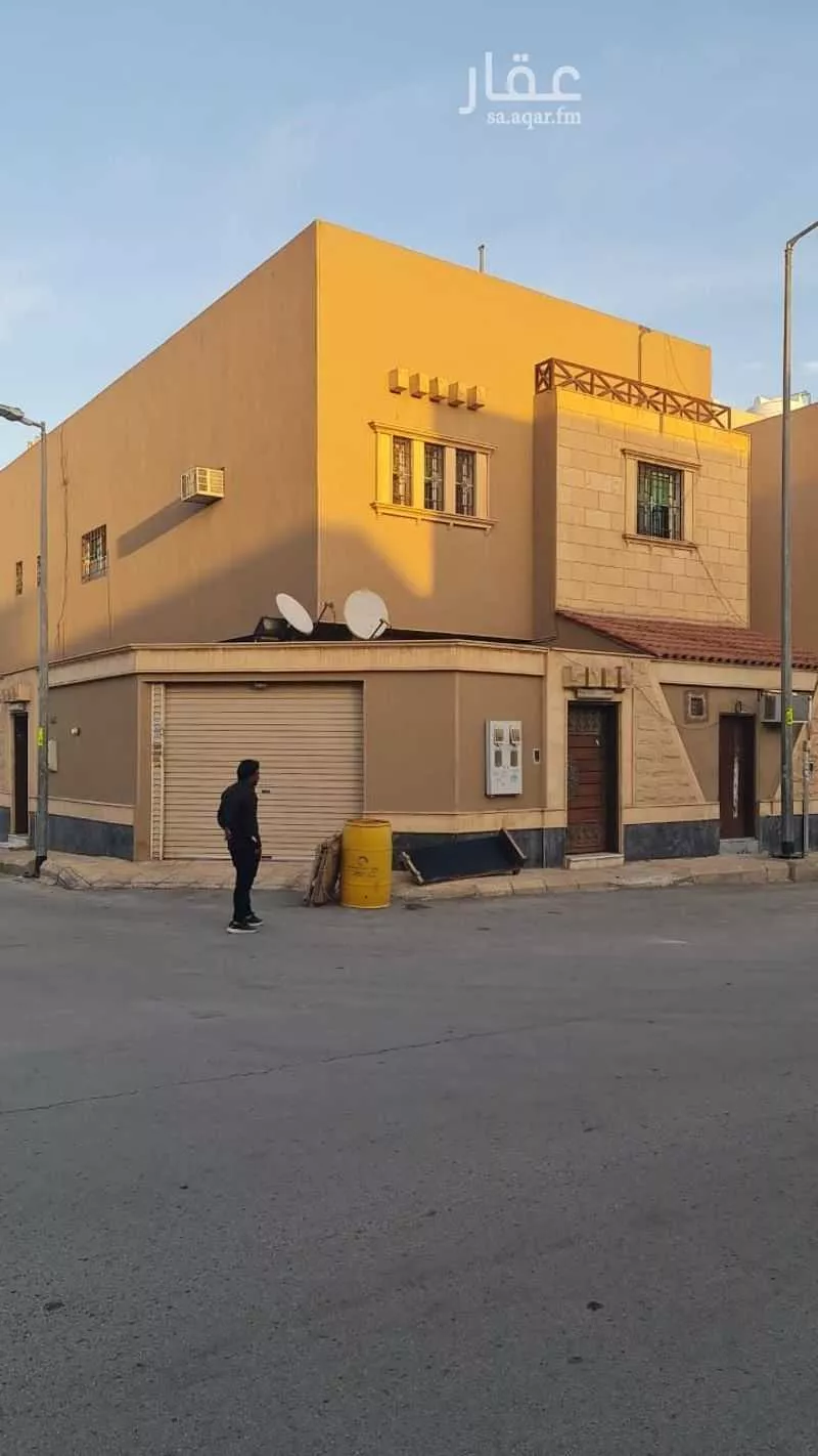 فيلا للبيع في شارع أم الفضل, حي ظهرة البديعة, مدينة الرياض, منطقة الرياض 1 صورة