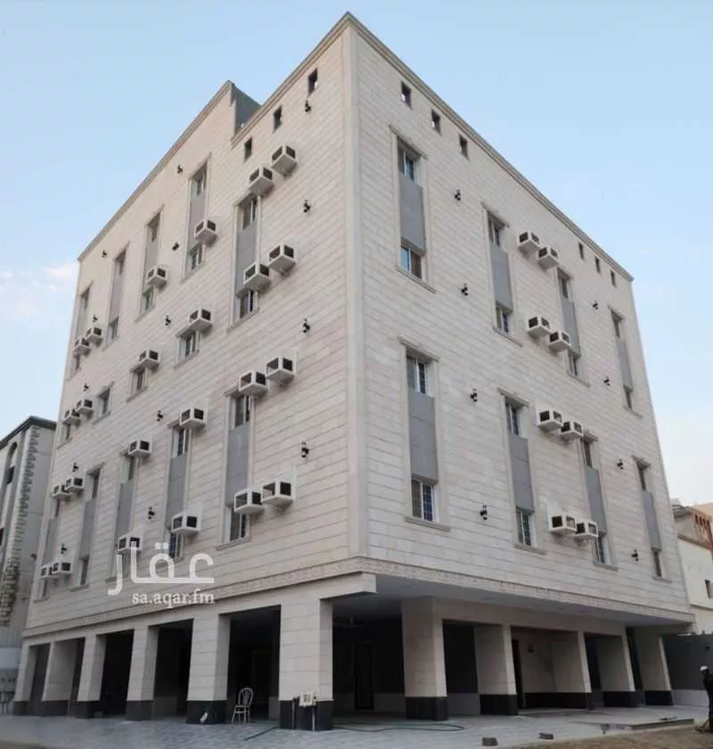 عمارة للبيع في شارع عمرو بن حسان, حي البوادي, مدينة جدة, منطقة مكة المكرمة 1 صورة