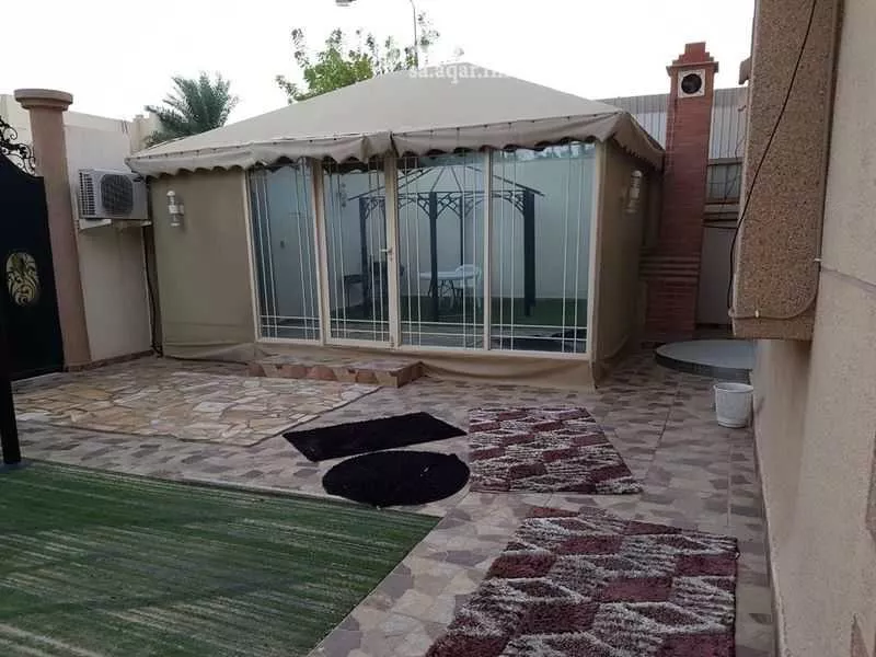 فيلا للبيع في شارع طريق الفاروق, مدينة مدينه الجبيل الصناعيه, المنطقة الشرقية 1 صورة