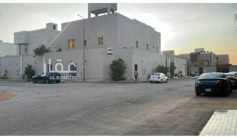 دور للإيجار في شارع عبدالله بن علي العمودي, حي القيروان, مدينة الرياض, منطقة الرياض 1 صورة