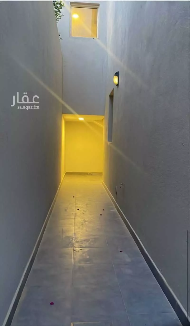 دور للإيجار في شارع عبدالله بن علي العمودي, حي القيروان, مدينة الرياض, منطقة الرياض 1 صورة