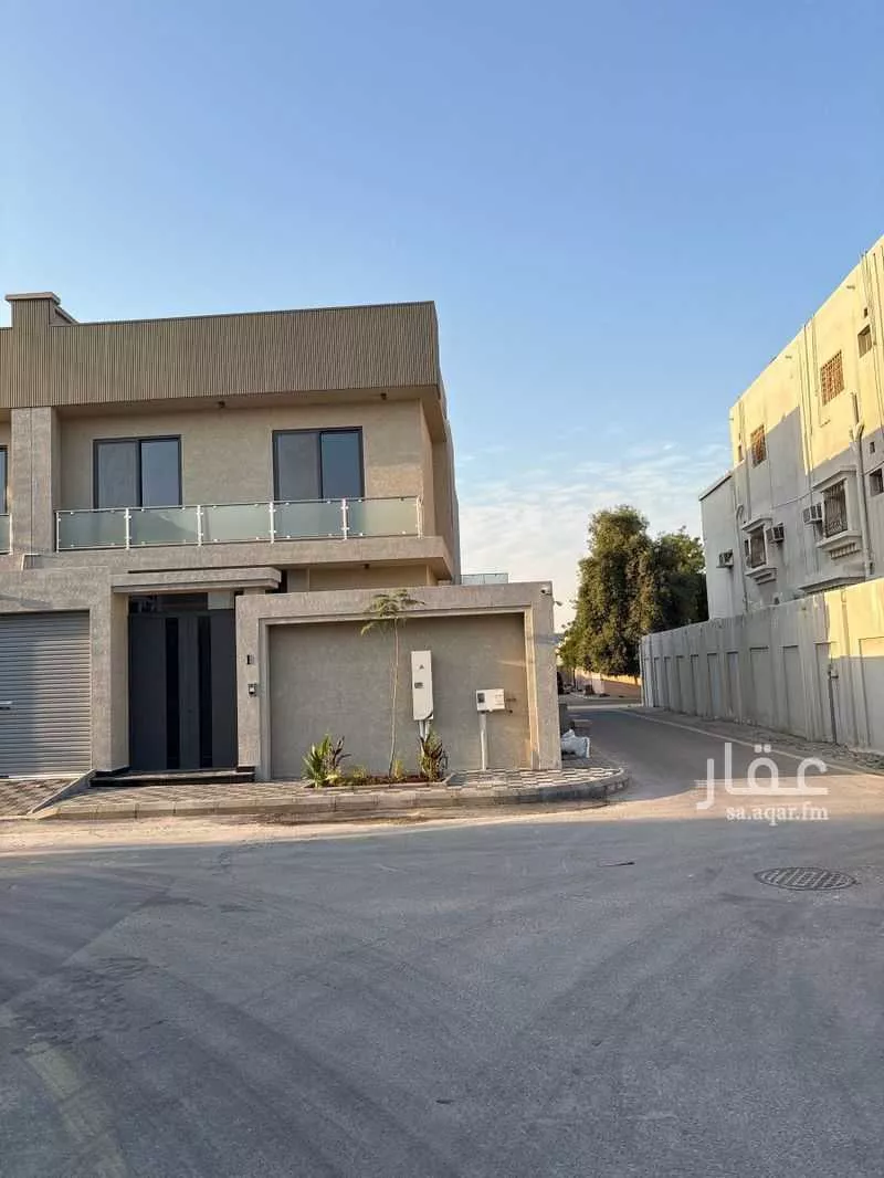 فيلا للبيع في شارع المنذر بن يزيد, حي قرطبة, مدينة الخبر, المنطقة الشرقية 1 صورة