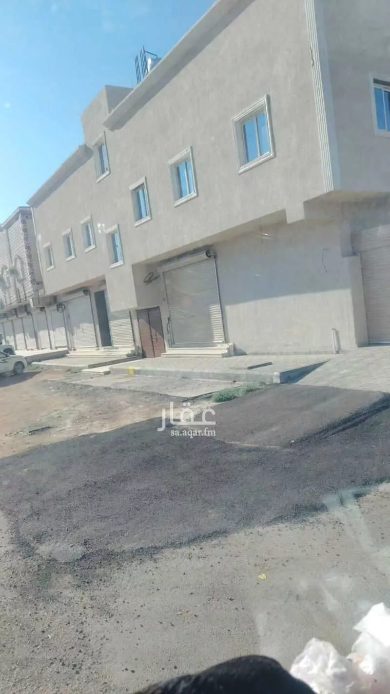 عمارة للإيجار في شارع احمد بن عبدالله بن احمد, حي ورقان, مدينة المدينه المنوره, منطقة المدينة المنورة 1 صورة
