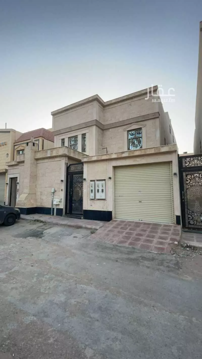 فيلا للبيع في شارع رقم 318, حي ظهرة لبن, مدينة الرياض, منطقة الرياض 1 صورة