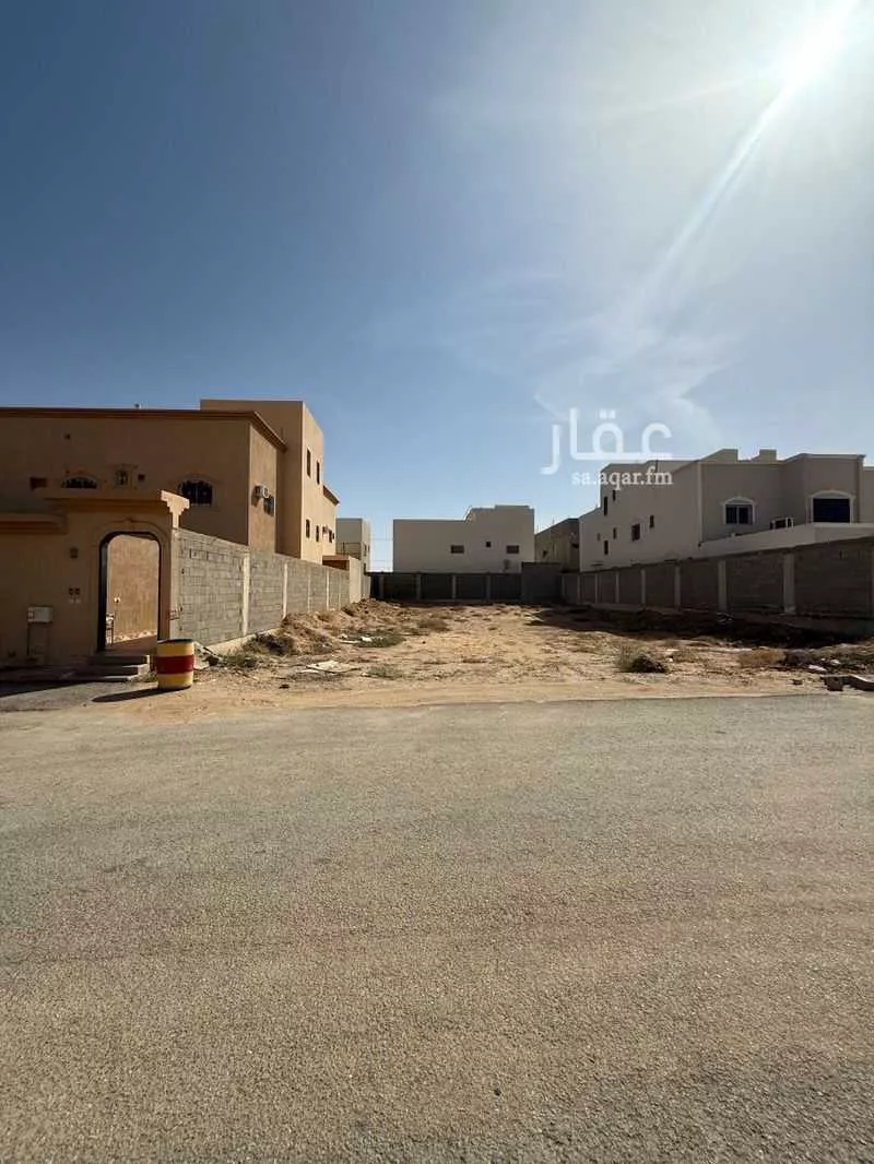 أرض للبيع في شارع جعيل ابن سراقة الغفاري, حي النزهة, مدينة عيون الجواء, منطقة القصيم 1 صورة
