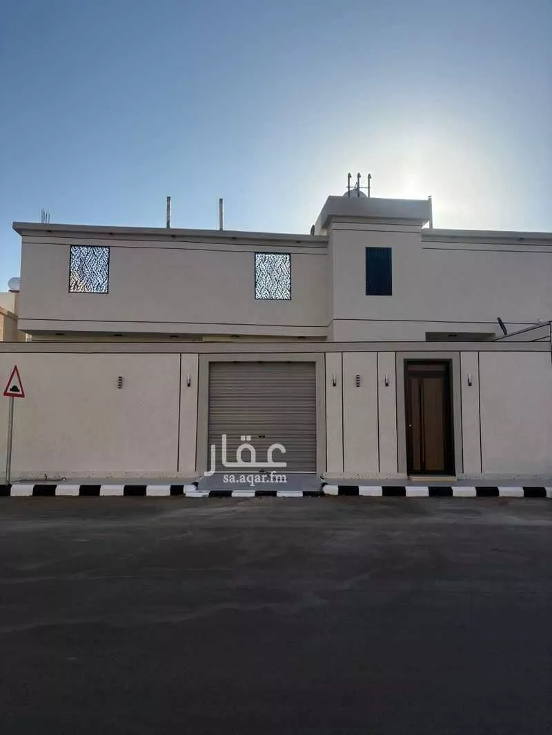 دور للبيع في شارع جندب ابن النعمان, حي سكة الحديد, مدينة المدينه المنوره, منطقة المدينة المنورة 1 صورة