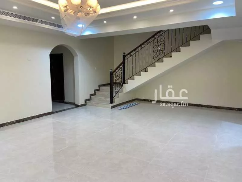 فيلا للبيع في حي ، شارع عين دار ، حي الصواري ، الخبر ، الخبر 1 صورة