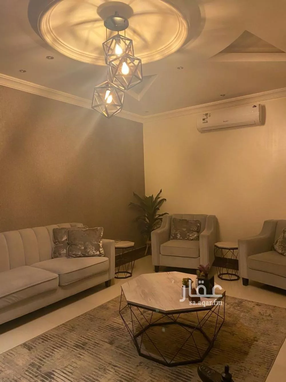 فيلا للبيع في شارع أبي حنيفة النعمان, حي الصواري, مدينة جدة, منطقة مكة المكرمة 1 صورة